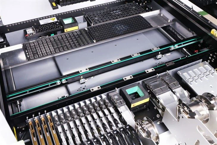 SMT Pick And Place Machine For LED Assembly Line